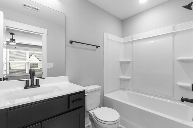 Building Photo - 303 Jonathan Wade Cir