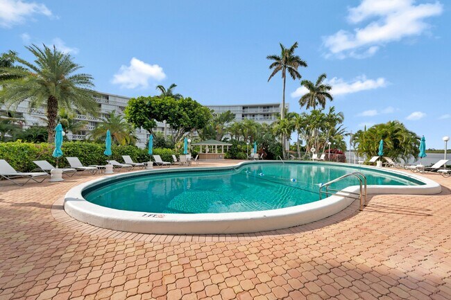Building Photo - 2505 S Ocean Blvd