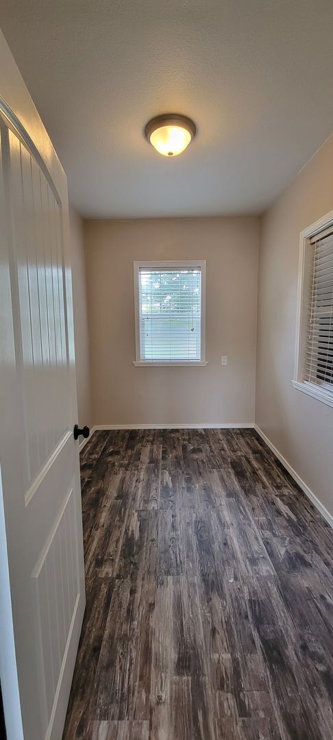 Building Photo - 744 SE Cleveland Ave