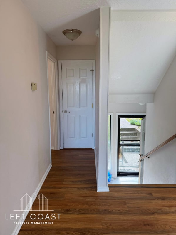 Building Photo - 6215 NE Oar Dr
