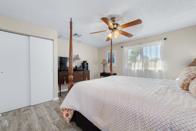 Building Photo - 3000 Conifer Dr