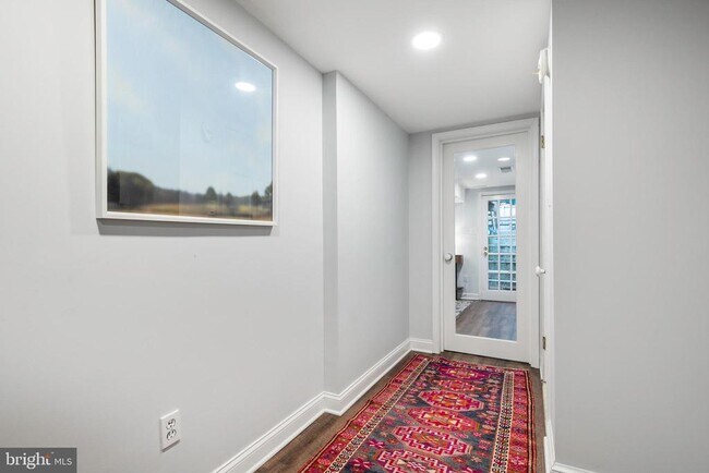 Building Photo - 822 S Royal St