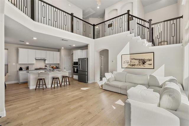 Building Photo - 1220 W Yarrow Ave