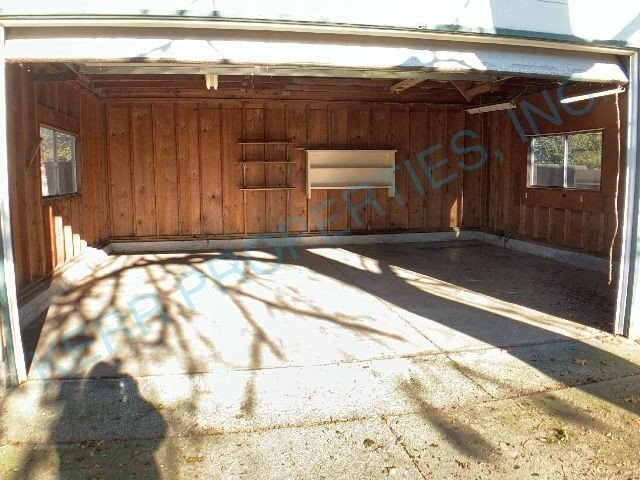 Building Photo - 6329 SE 97th Ave