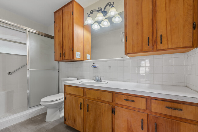 Building Photo - 1302 Redondo Dr