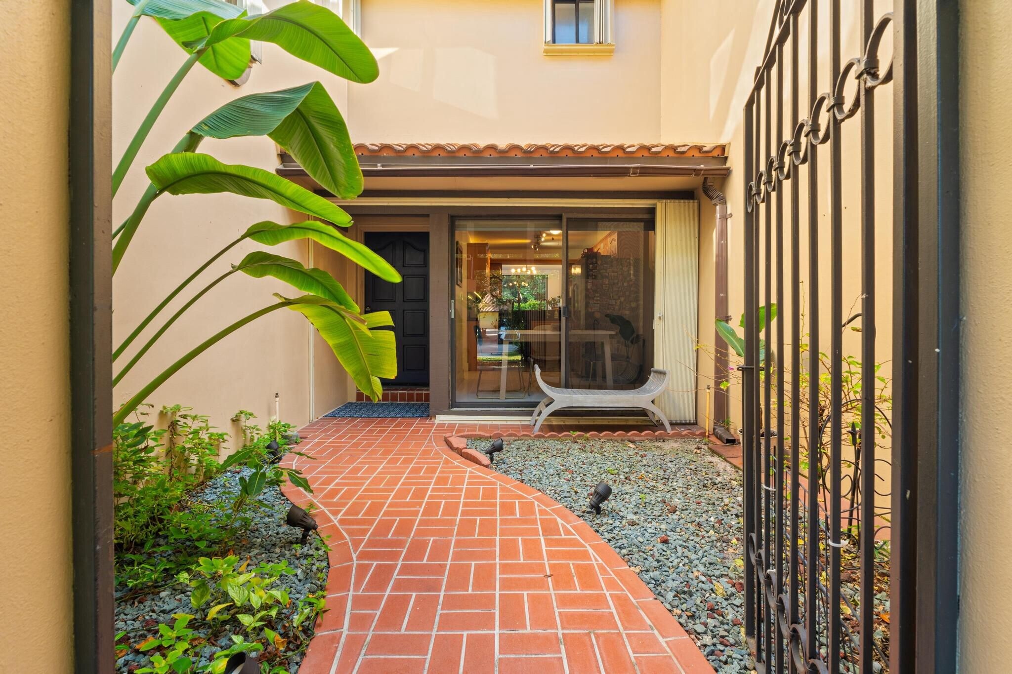 Building Photo - 9809 Costa del Sol Blvd