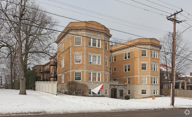 Primary Photo - Paramount Apartments