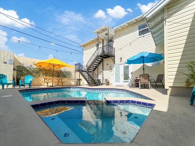 Building Photo - 3801 1st Ave S