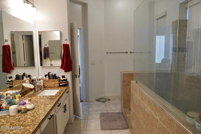 Building Photo - 571 W Locust Dr.