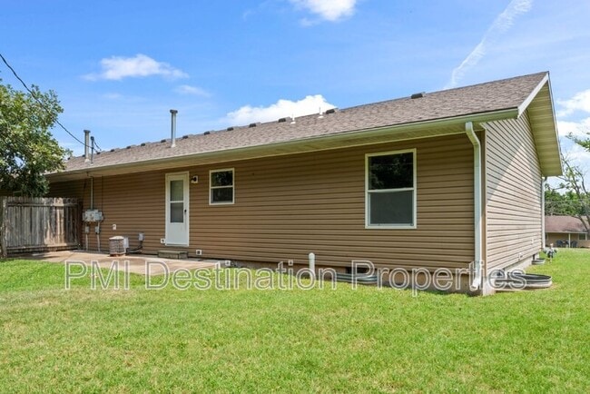 Building Photo - 8580 Kill Creek Rd