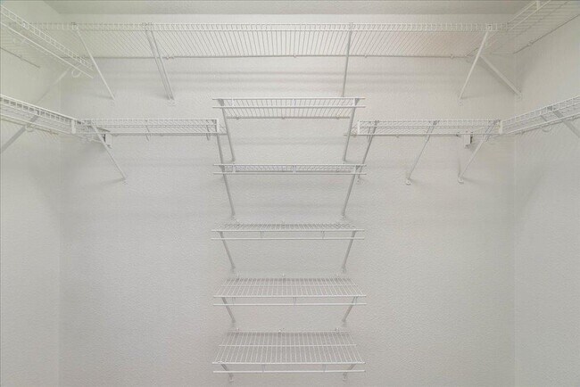 Building Photo - 1025 Doras Dr