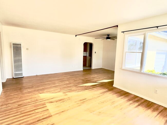 Building Photo - 1914 S Tremont St