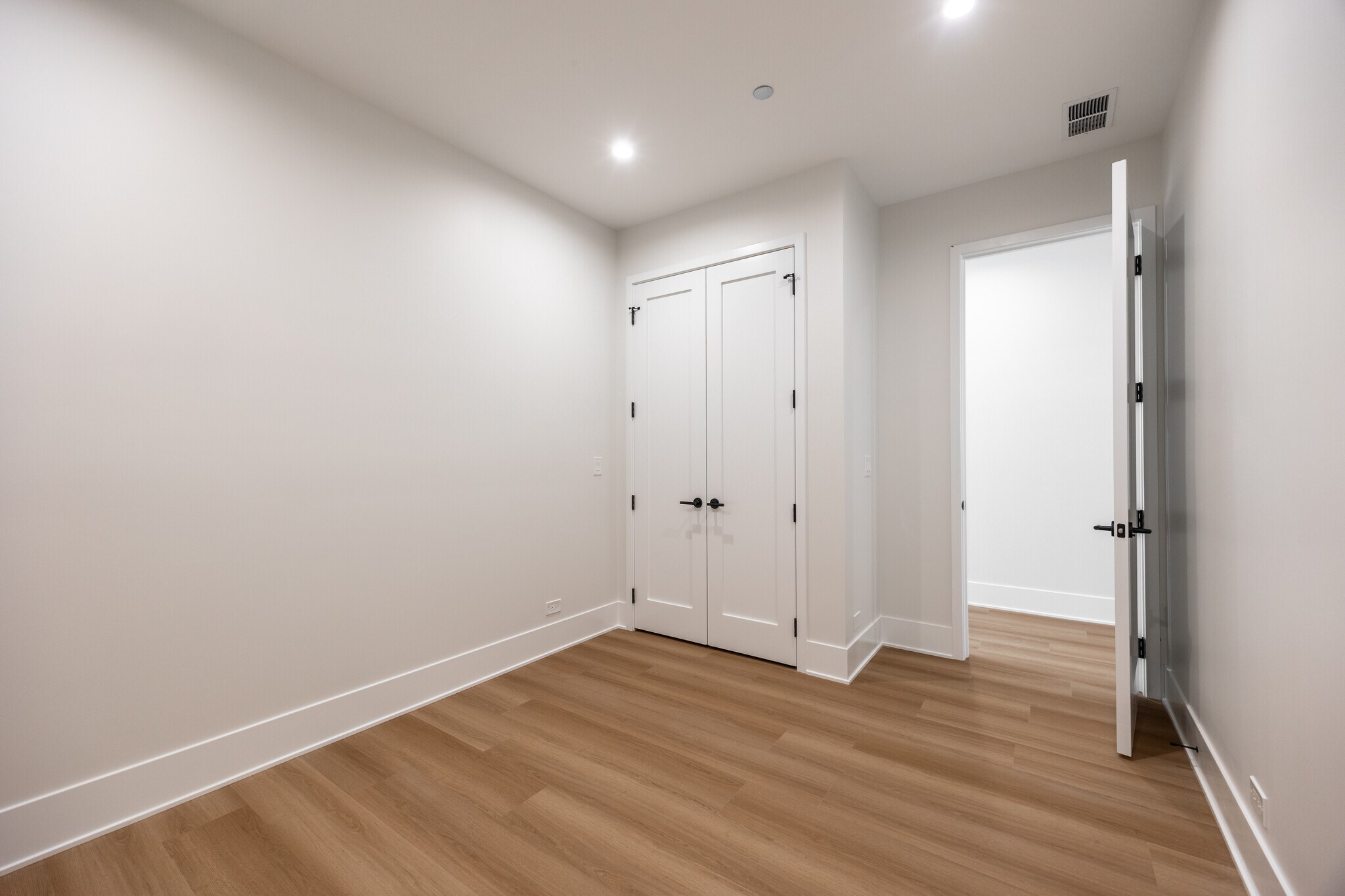 Building Photo - 1610 W Grand Ave