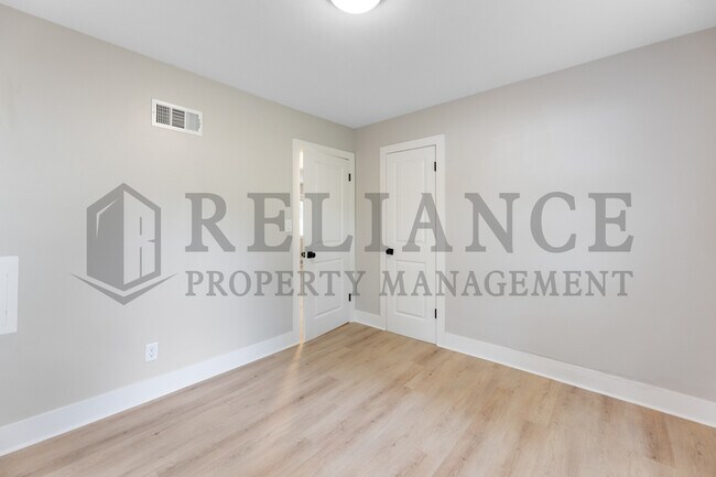 Building Photo - 3236 S Handley St