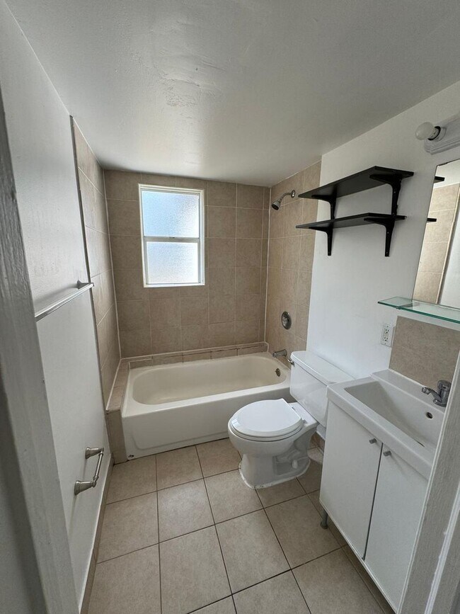 Building Photo - Spacious 4BR Home | Private Yard | Great L...
