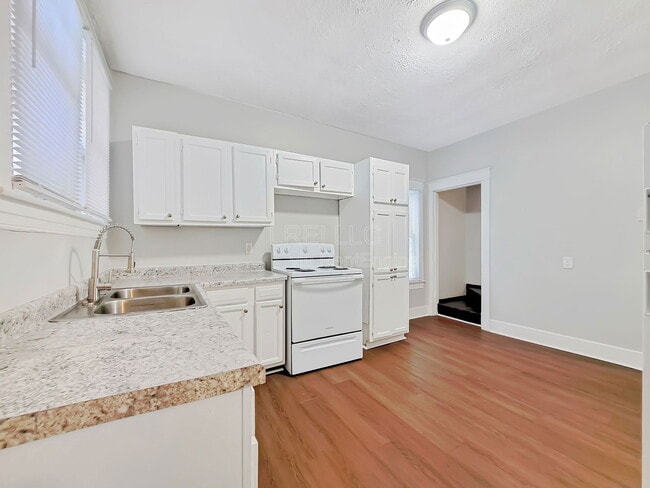 Building Photo - 1793 W Lee St