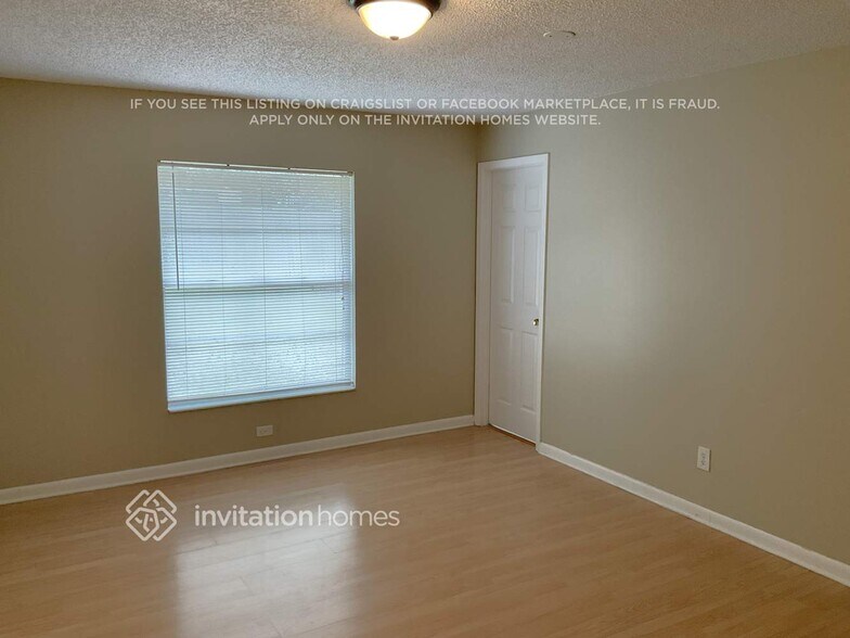 Building Photo - 808 Black Knight Dr
