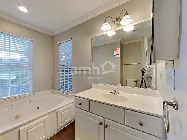 Building Photo - 408 Mossie Smith Rd