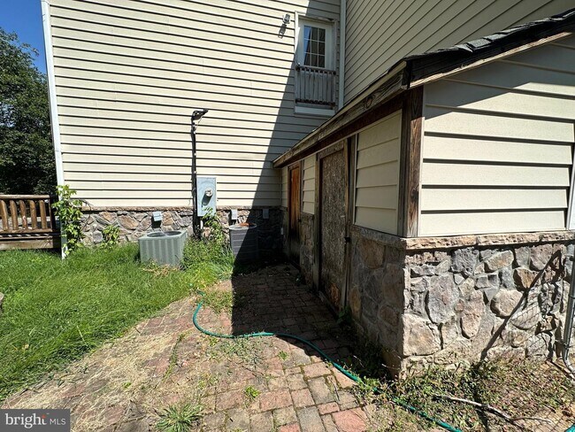 Building Photo - 20845 Potomac View Rd