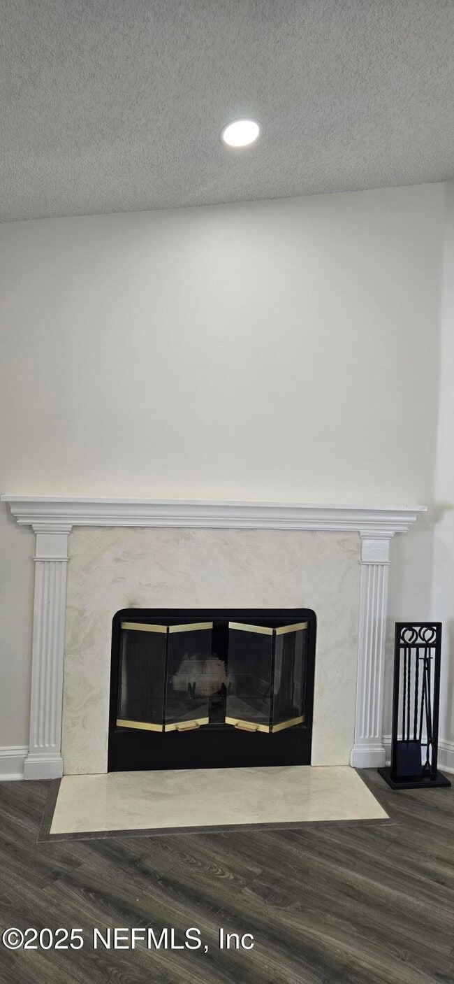 Building Photo - 11579 Alexis Forest Dr E