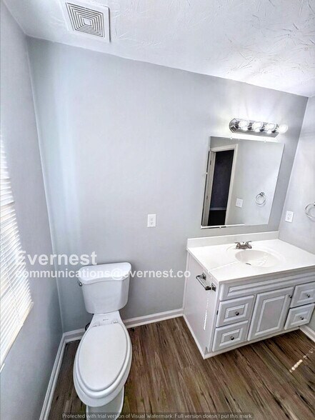 Building Photo - 1997 Oak Terrace Dr SE