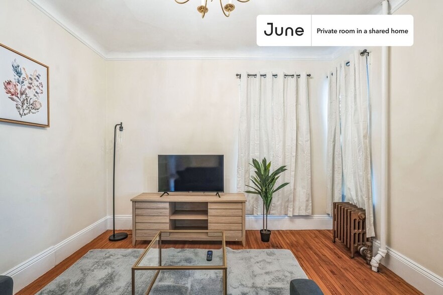 Building Photo - Room in Shared 4 bed/1.5 bath home