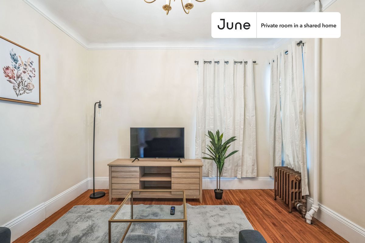 Building Photo - Room in Shared 4 bed/1.5 bath home in Somerville