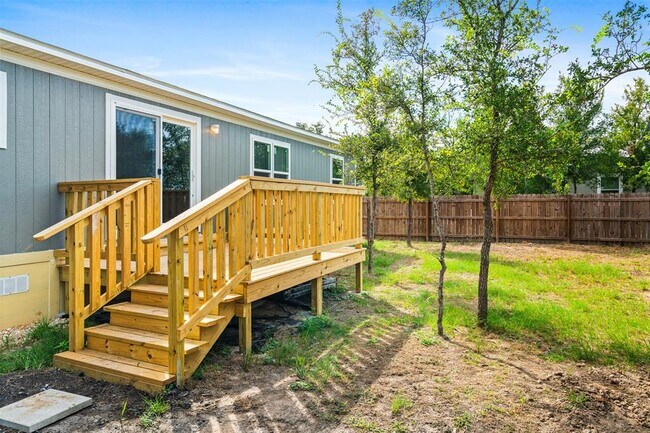 Building Photo - 265 Hershal Ln