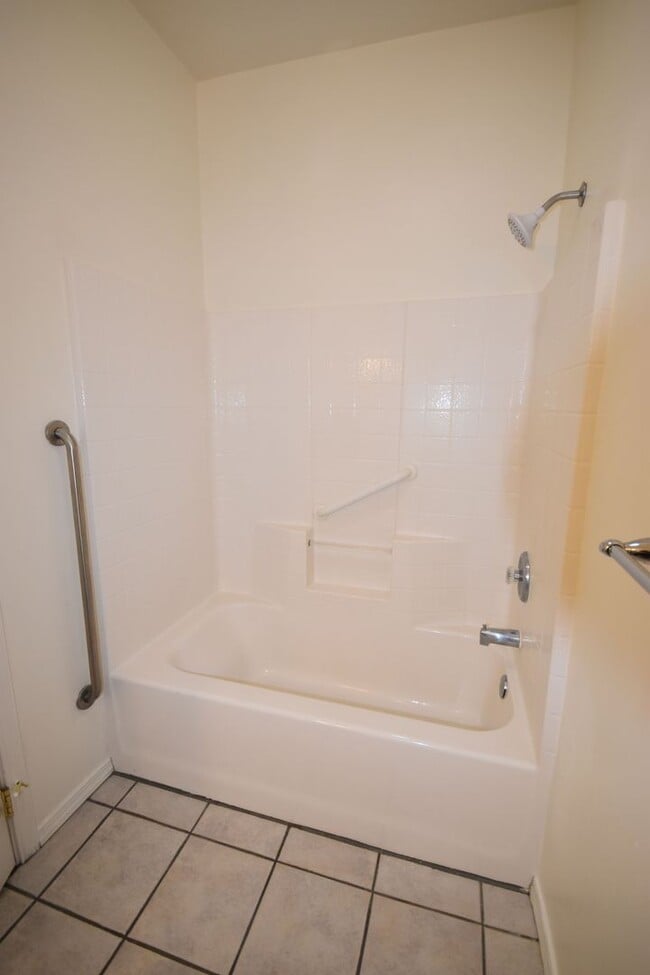 Building Photo - Cozy Pet-Friendly Rental in a Quiet Kennew...