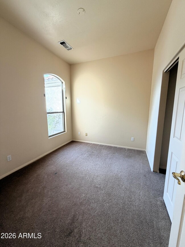 Building Photo - 1280 E Crestview Dr