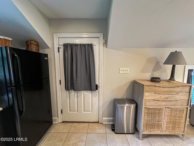 Building Photo - 6 Carolina Village Cir