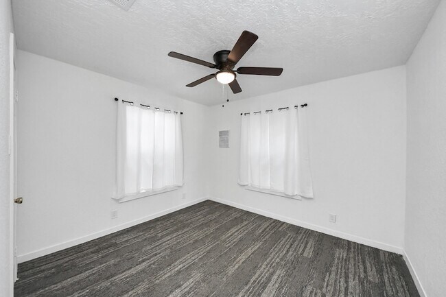 Building Photo - 2210 Detering St