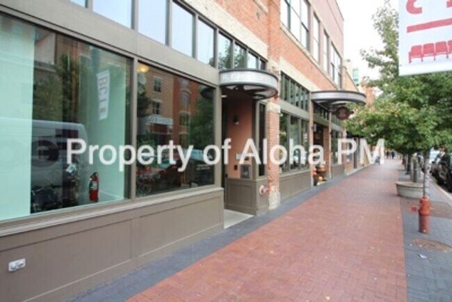 Building Photo - 419 S 8th St