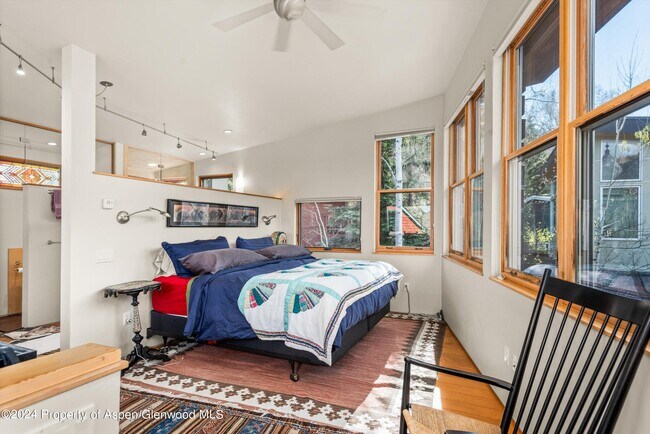 Building Photo - 308 Park Ave