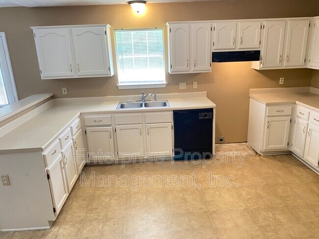 Building Photo - 4444 Longtree Cove