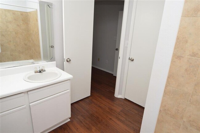 Building Photo - 8630 Mallard Reserve Dr