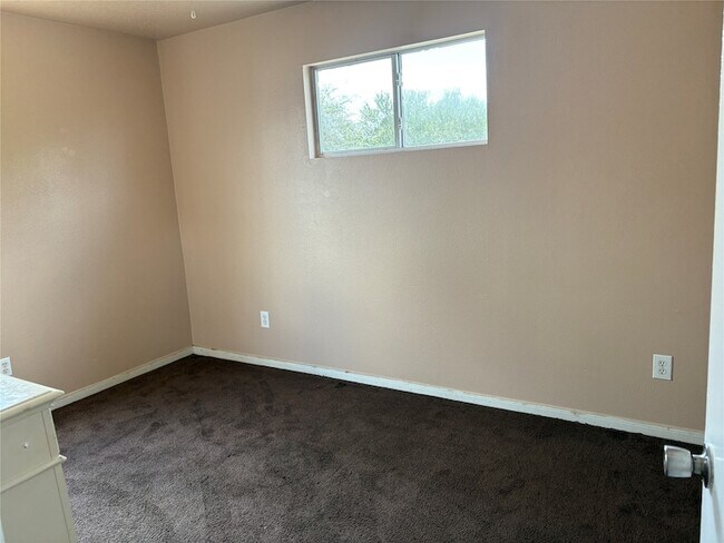 Building Photo - 1410 Seafield Dr