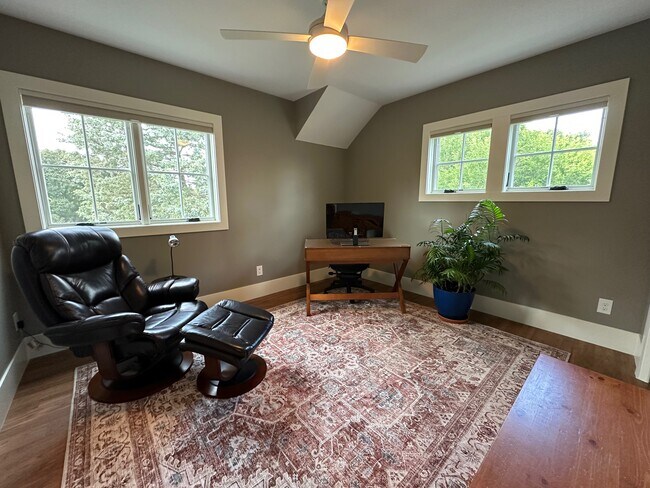 Building Photo - 4015 Wood End Dr