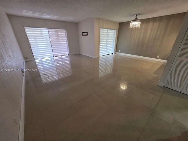 Building Photo - 6509 Racquet Club Dr