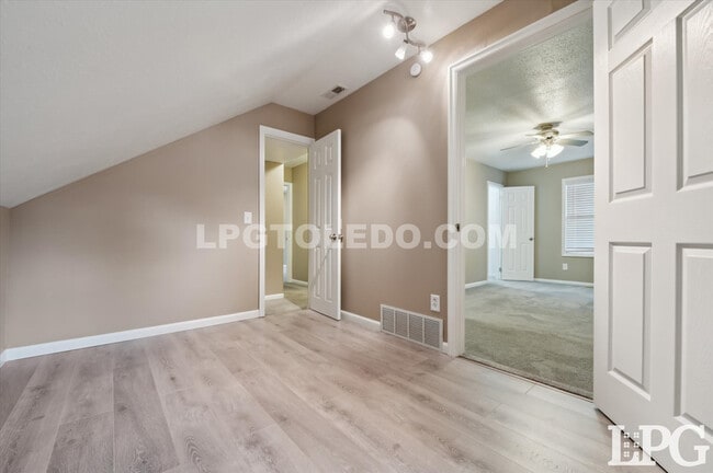 Building Photo - 7044 Springfield Dr