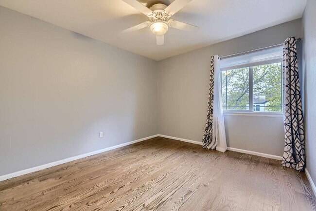 Building Photo - Luxury Living Awaits in this Grant Ranch Home! Meticulously Maintained Home Featuring 6 Bedrooms/...
