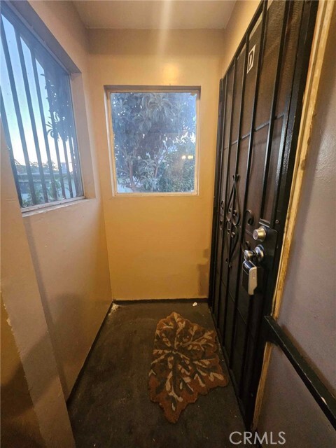 Building Photo - 2522 Alcazar St