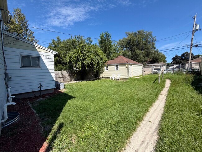 Building Photo - 4324 N 15th St