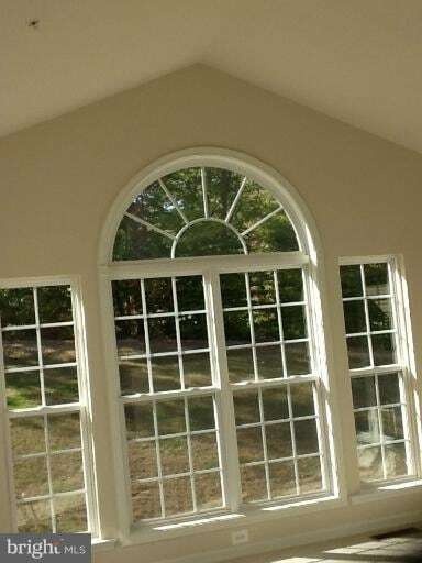 Building Photo - 6303 Soueid St