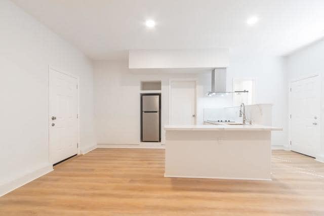 Building Photo - 593 Vista Miranda