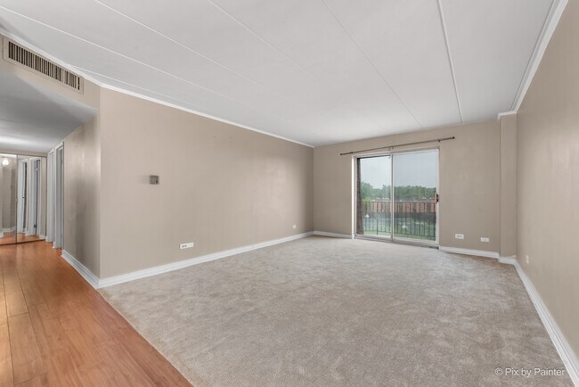 Building Photo - 300 S Roselle Rd