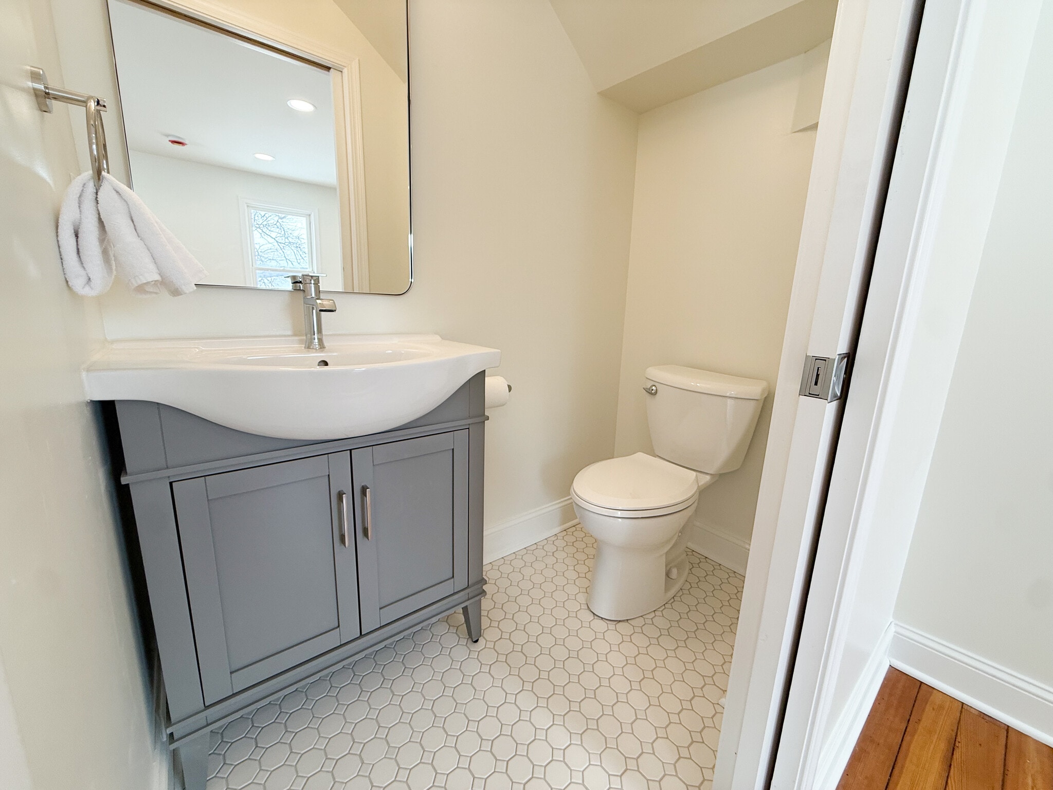 Building Photo - 602 Grove St