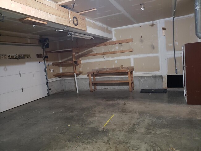 Building Photo - 316 Greenway Ct
