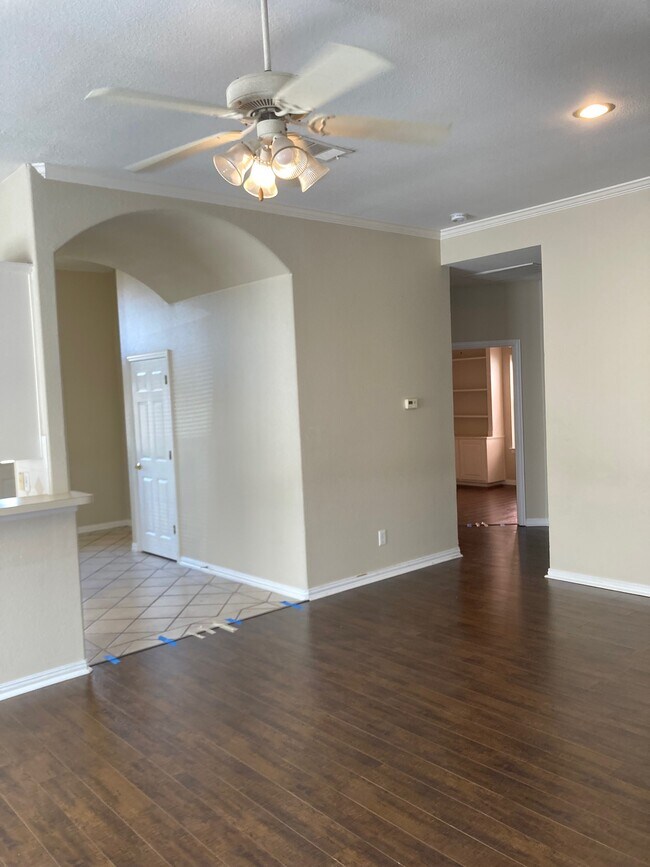 Building Photo - 8520 Western Meadows Dr