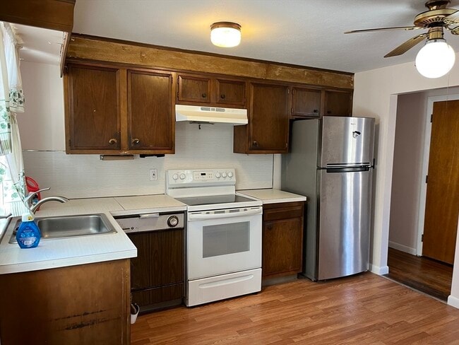 Building Photo - 2 S Sherwood Ave